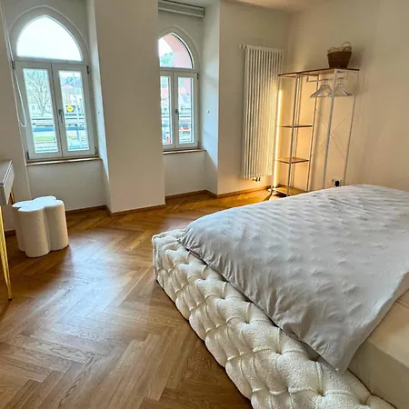 Isaak Loewenbau E1-w07